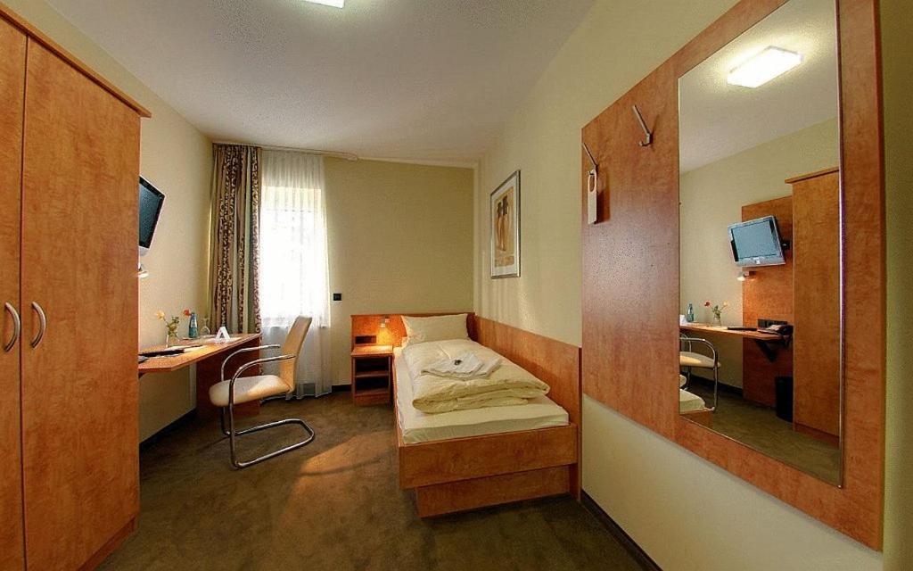 Hotel Gasthof Gross Bergkirchen  Room photo